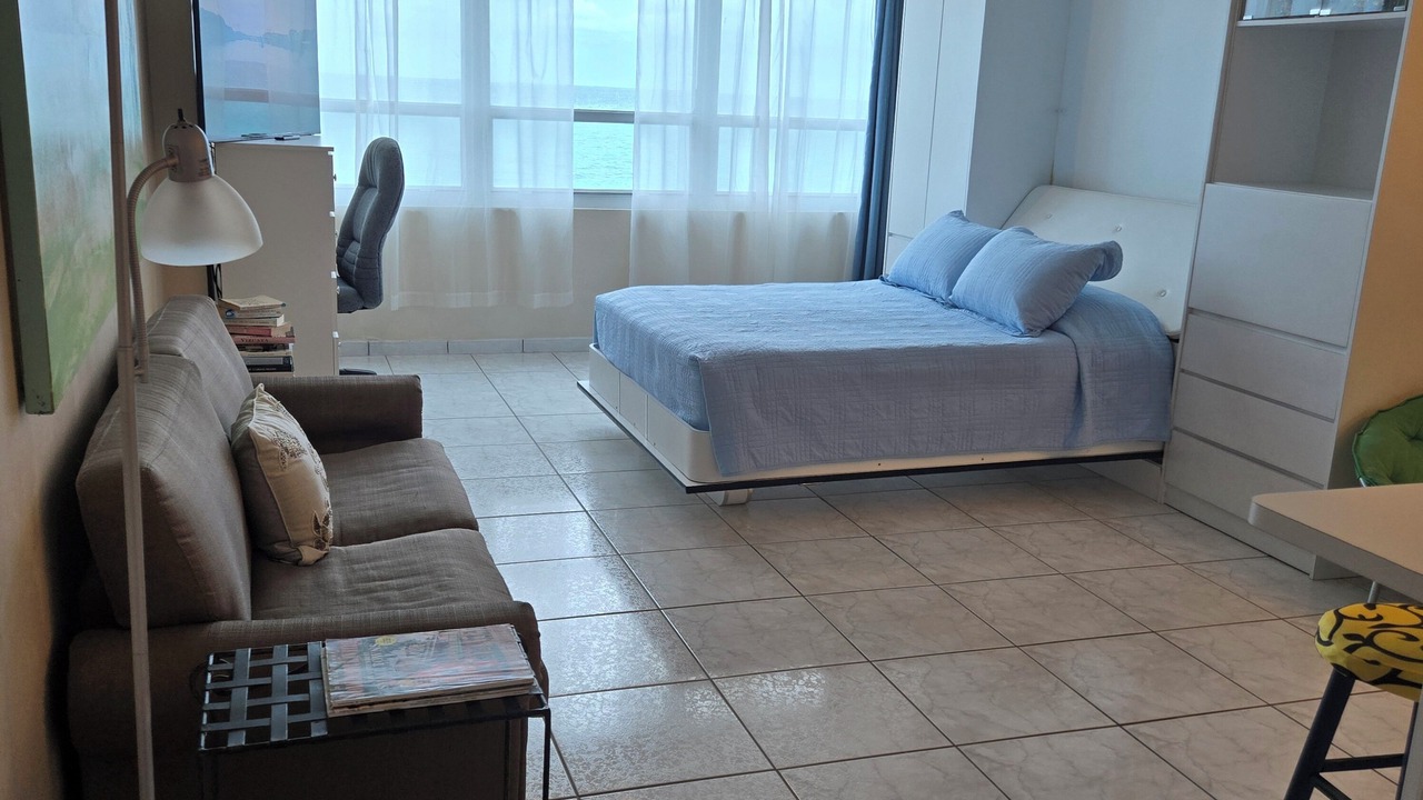 Photo of Bedroom in Mid Beach
