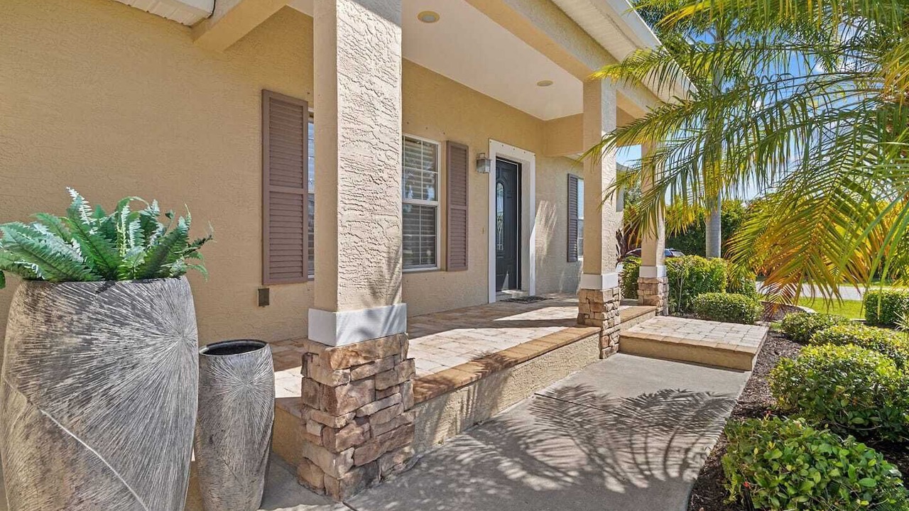 Photo of Patio Balcony in Englewood East