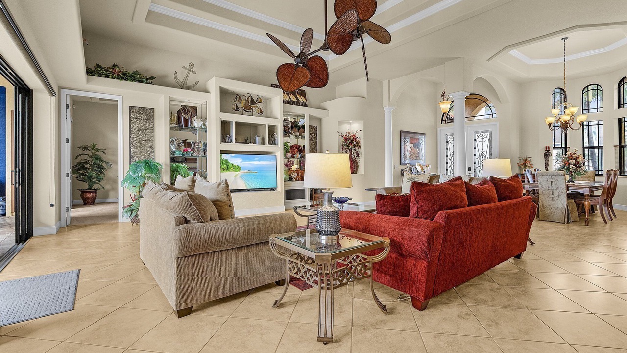 Photo of Livingroom in Yacht Club