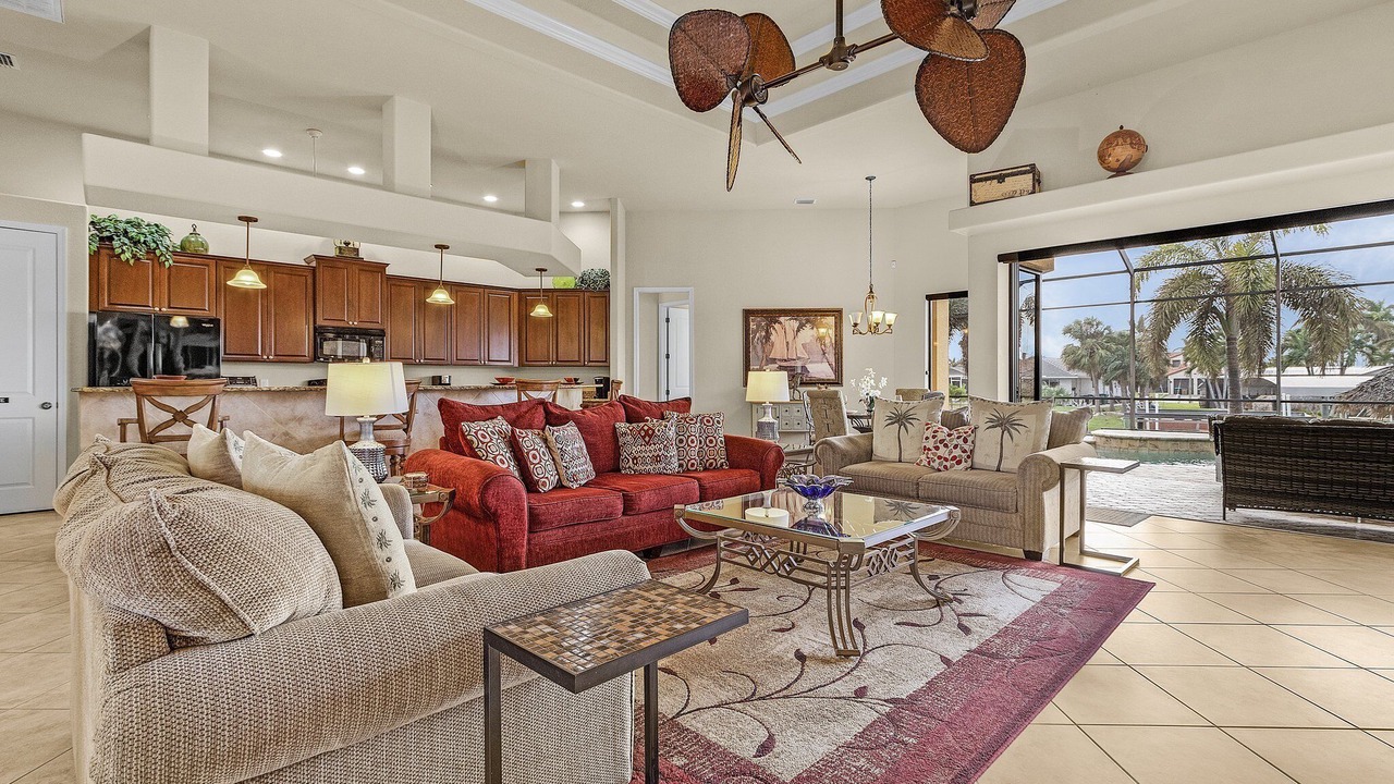 Photo of Livingroom in Yacht Club