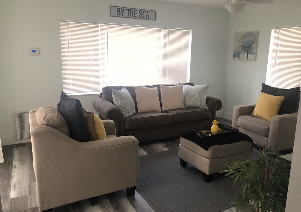 Photo of Livingroom in Coral Ridge Isles