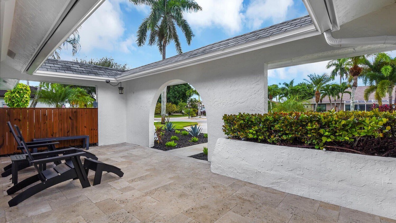 Photo of Patio Balcony in Lely Golf Estates