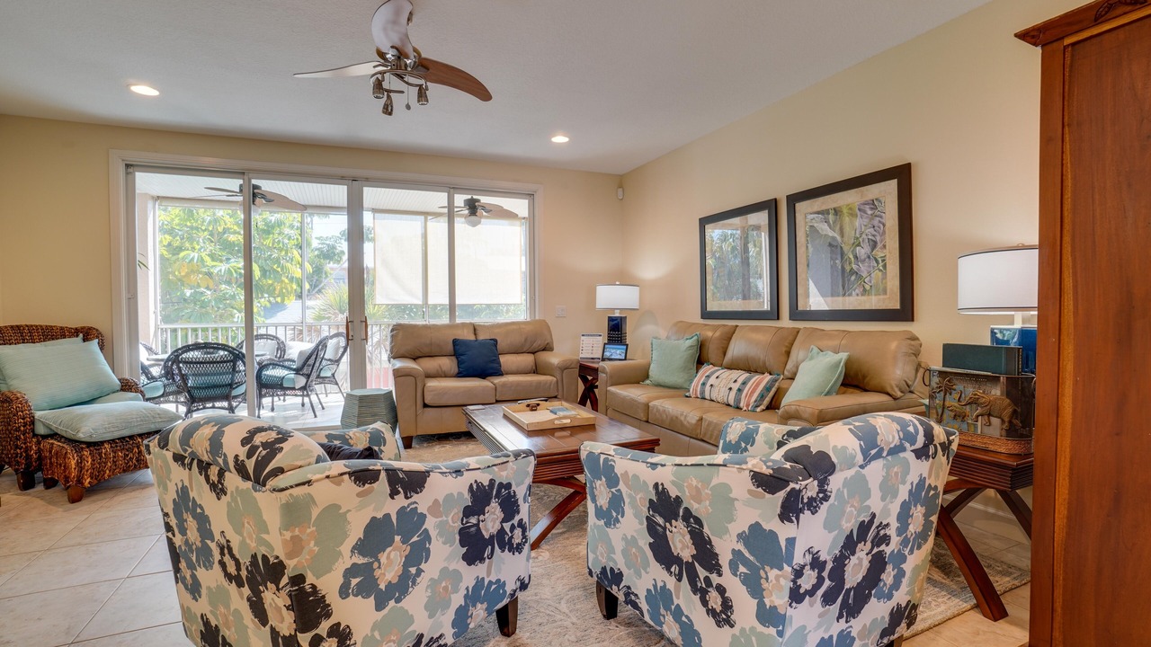Photo of Livingroom in Bradenton Beach