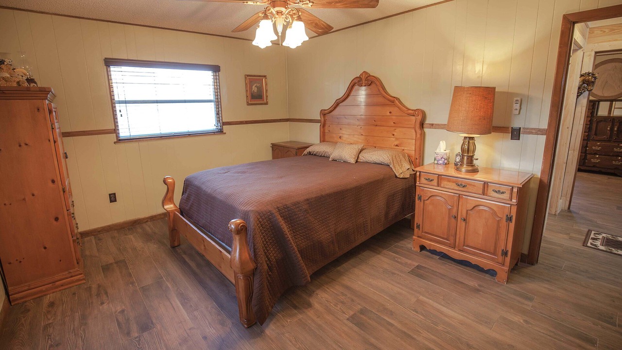 Photo of Bedroom in Brooksville