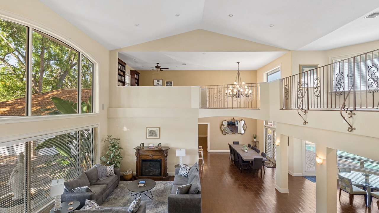 Photo of Livingroom in Cypress Gardens