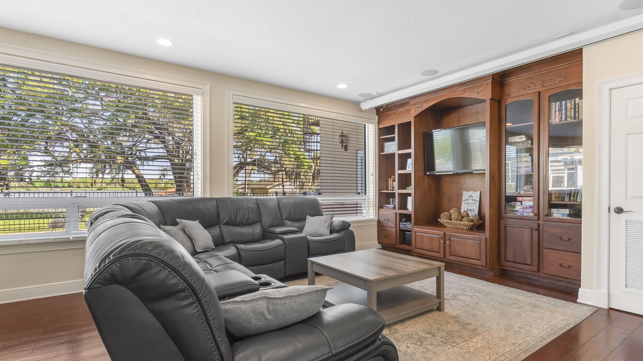 Photo of Livingroom in Cypress Gardens
