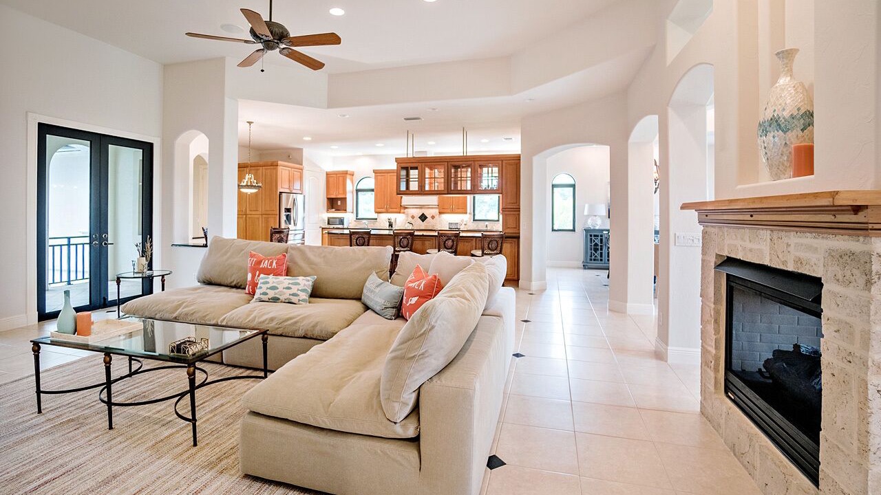 Photo of Livingroom in Beachview Country Club Estates