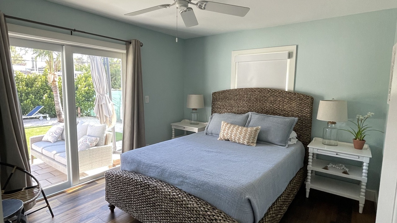 Photo of Bedroom in Naples Park
