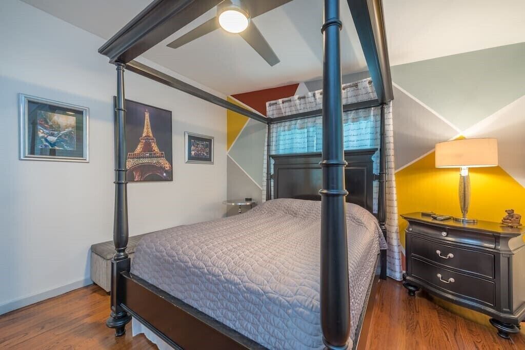 Photo of Bedroom in Audubon Park