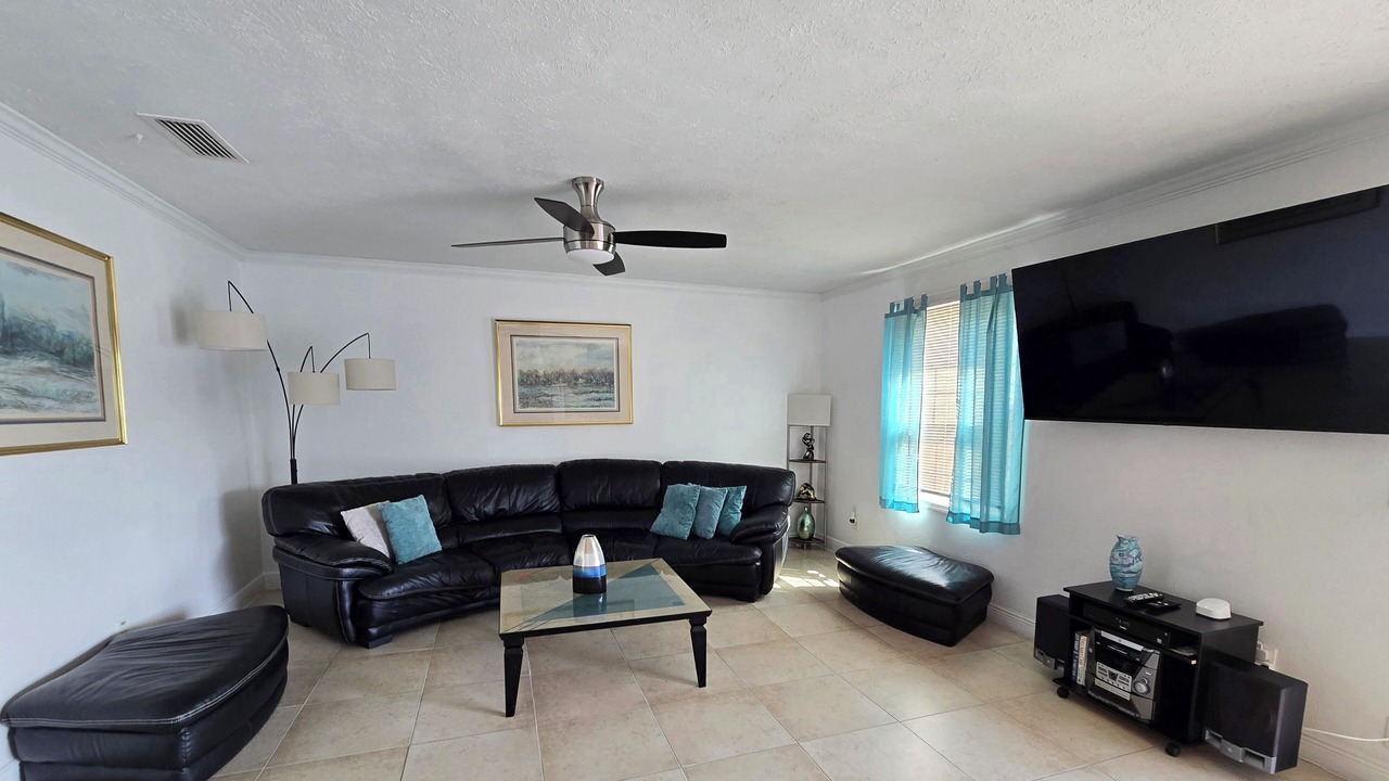 Photo of Livingroom in Lake Magdalene