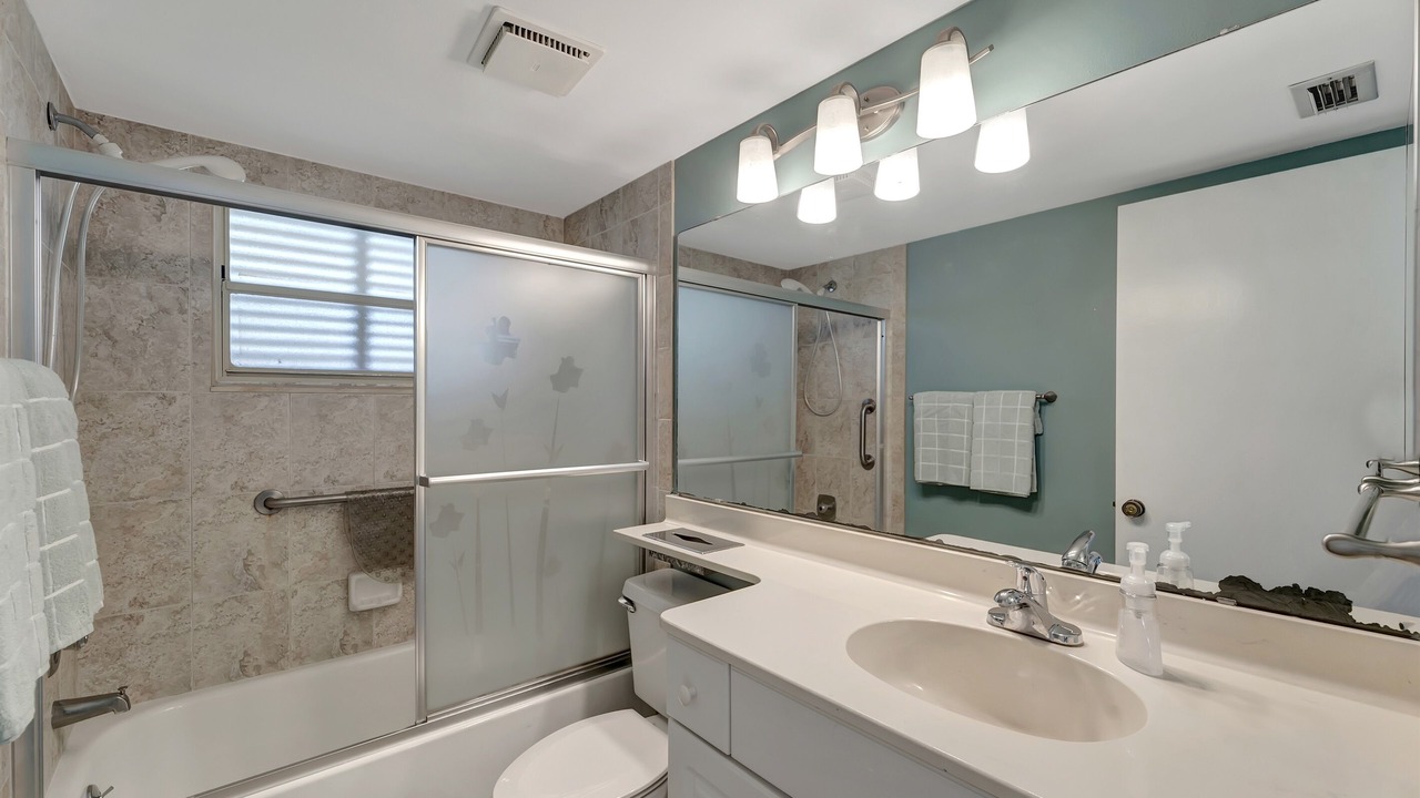 Photo of Bathroom in Plantation