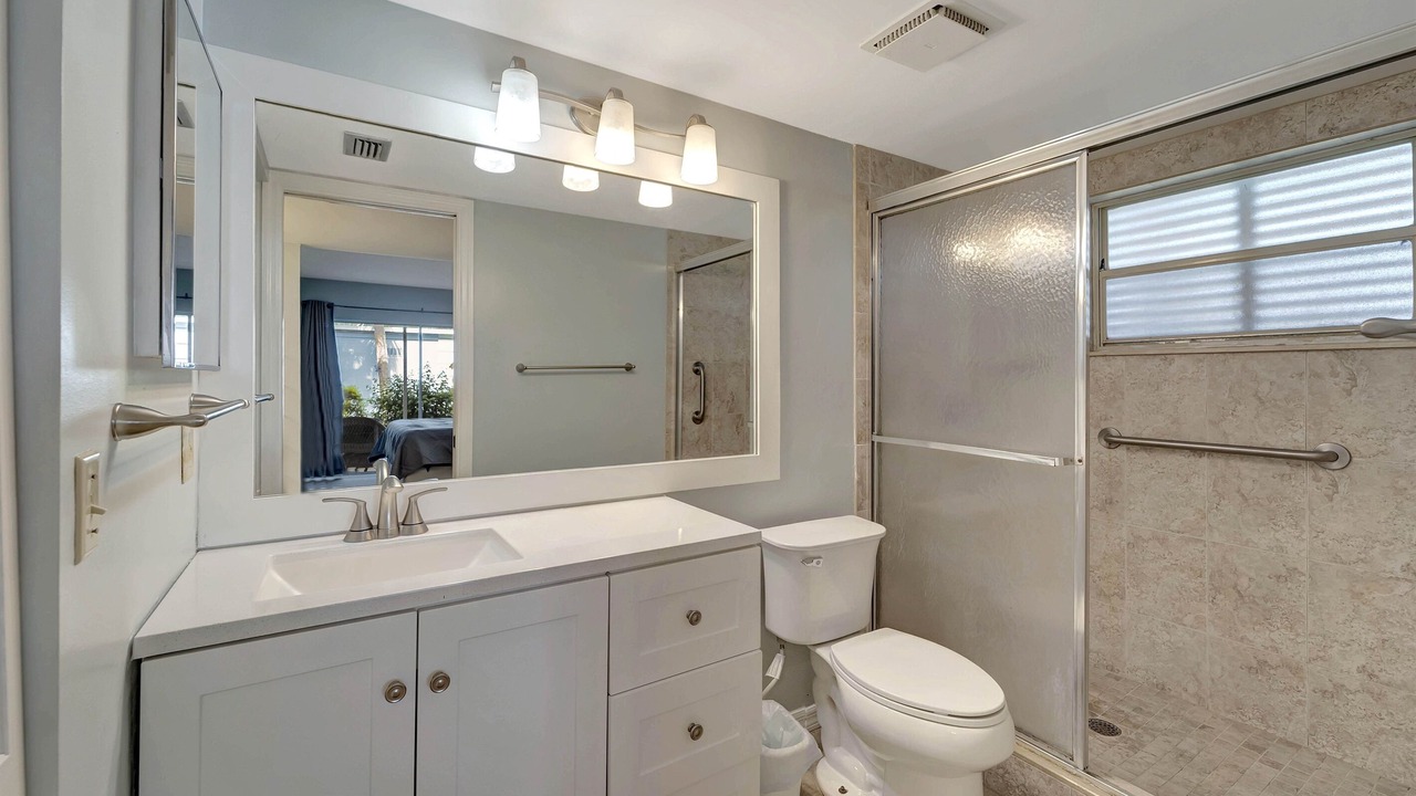Photo of Bathroom in Plantation