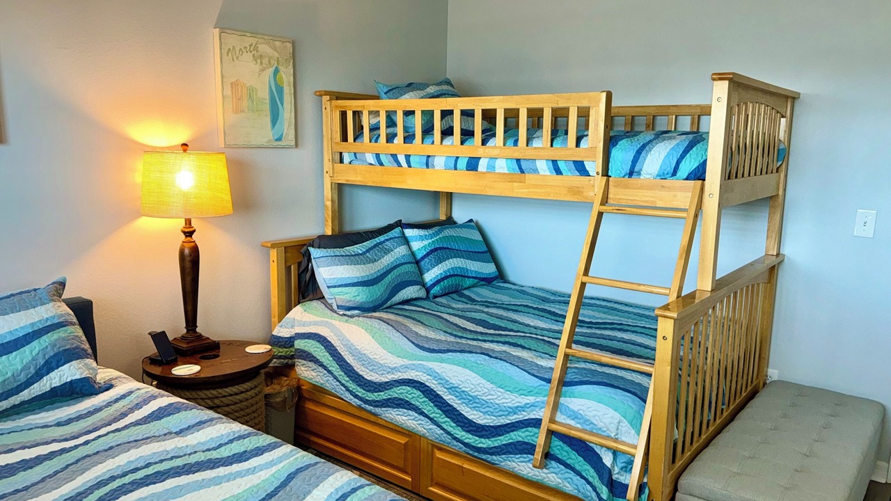 Photo of Bedroom in Breakers