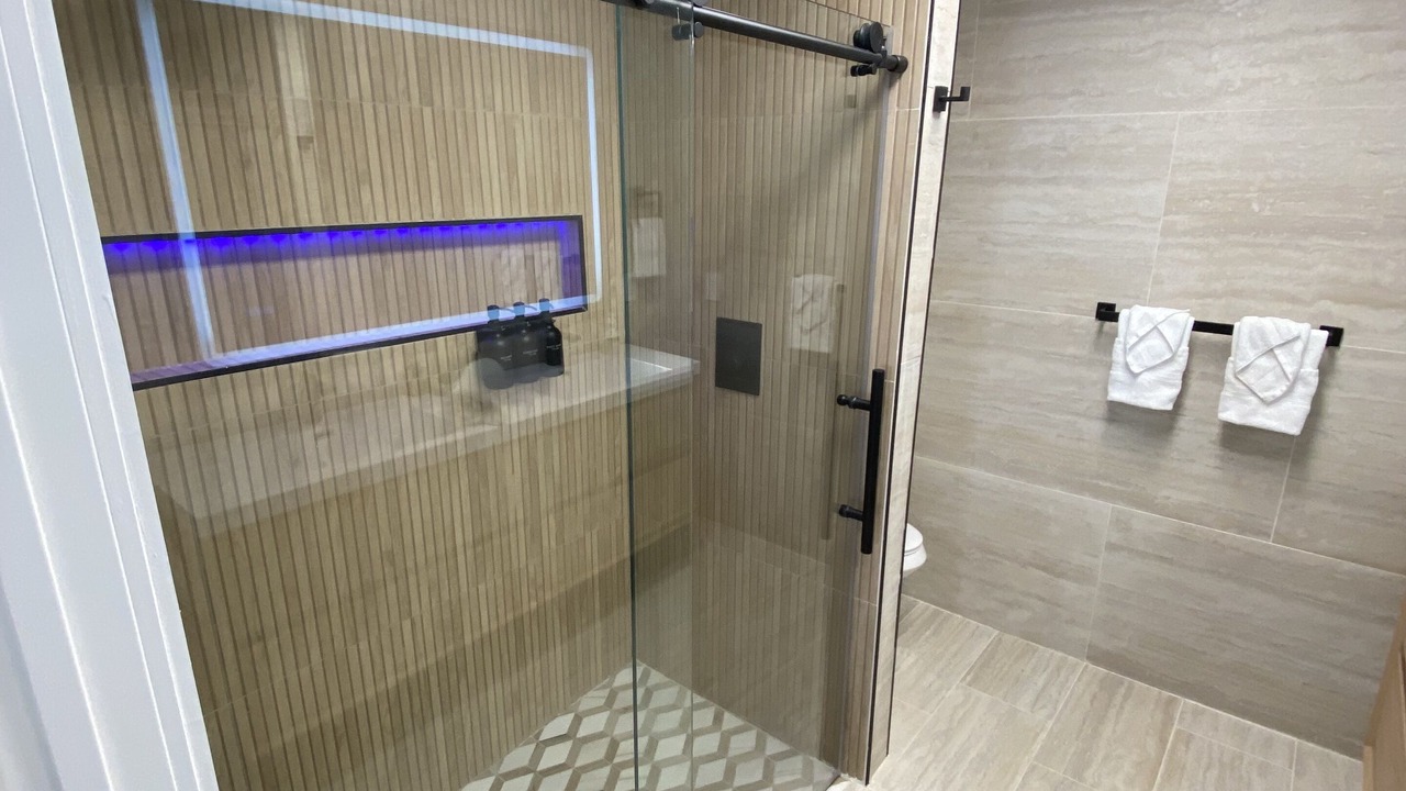 Photo of Bathroom in Caloosahatchee