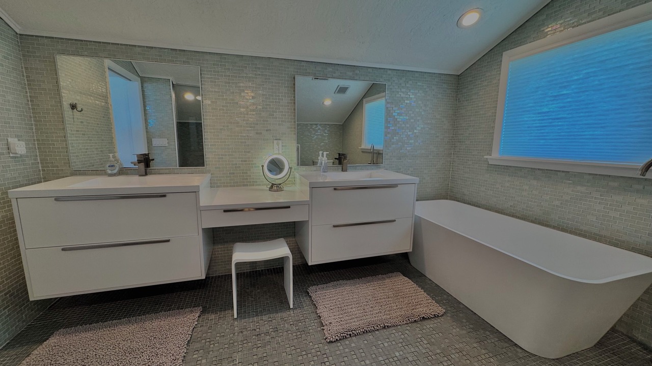 Photo of Bathroom in Boardwalk