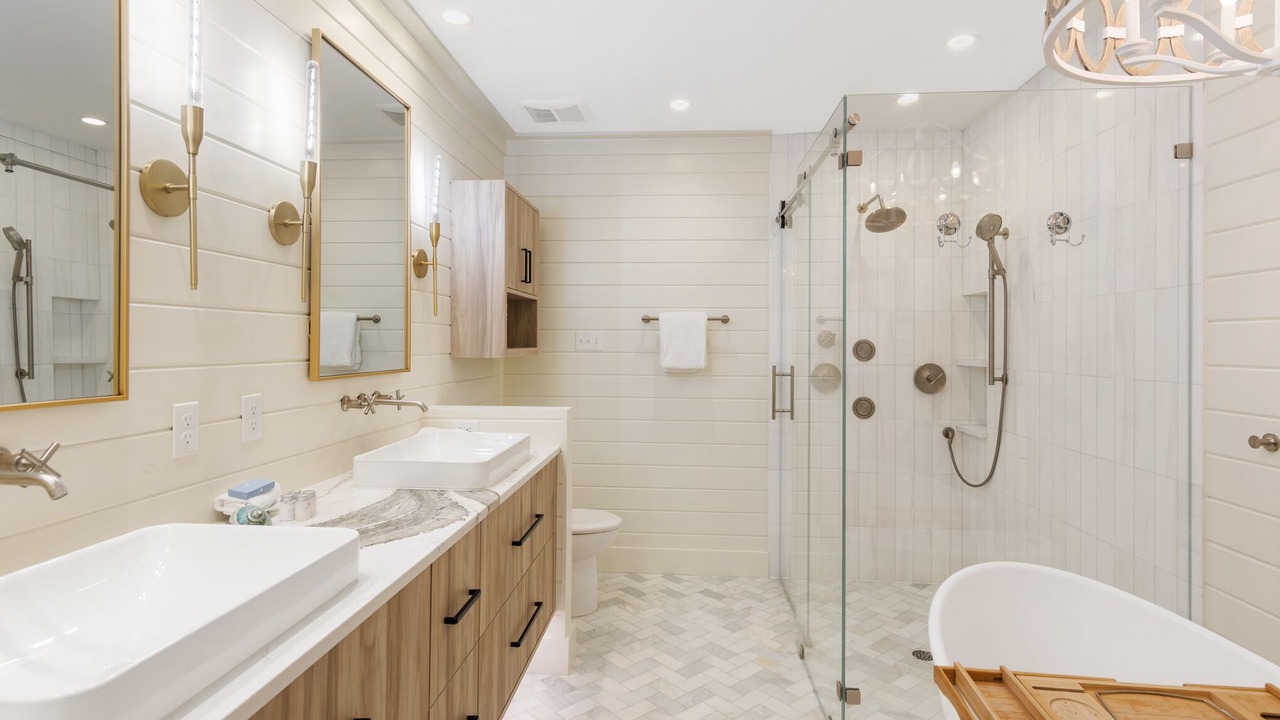 Photo of Bathroom in Cottage District