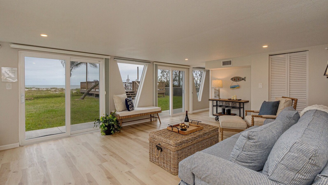 Photo of Livingroom in Cocoa Beach