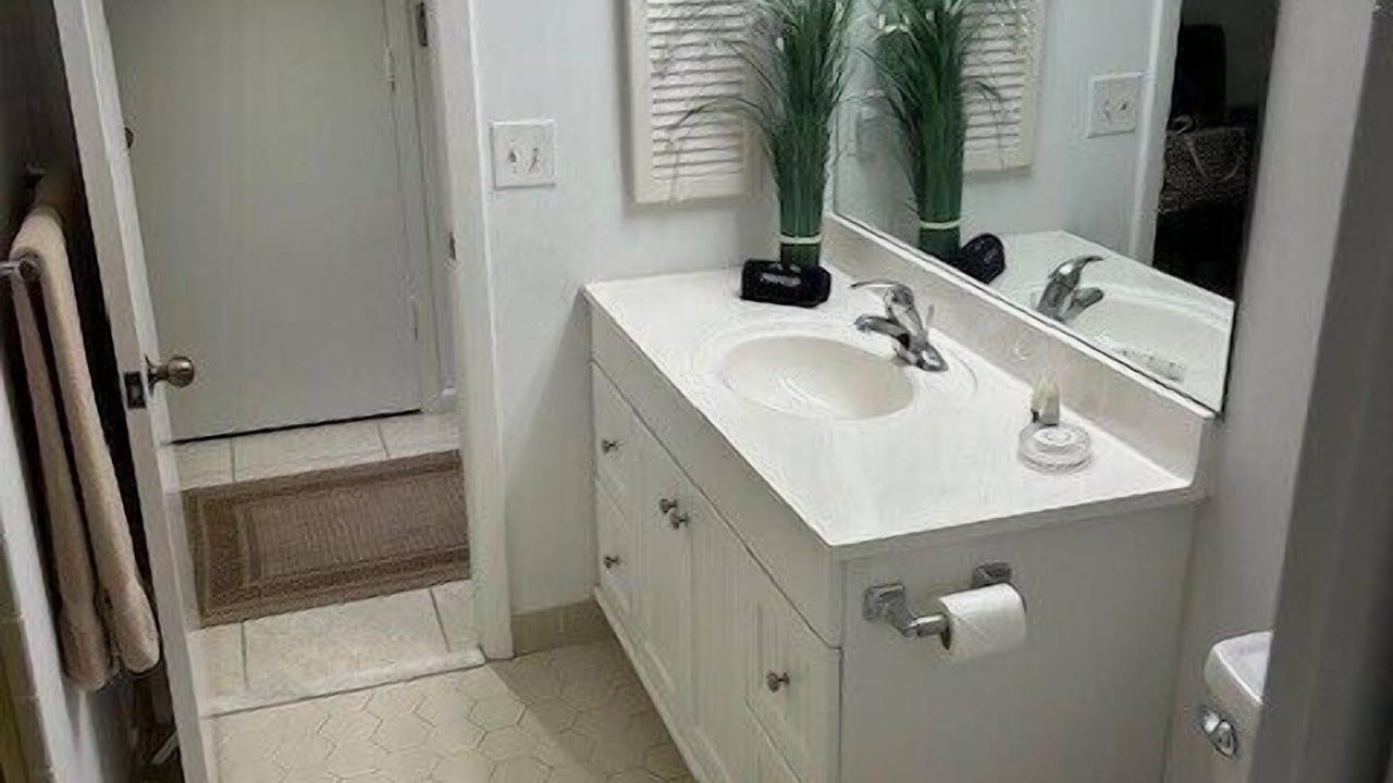 Photo of Bathroom in Pelican Bay