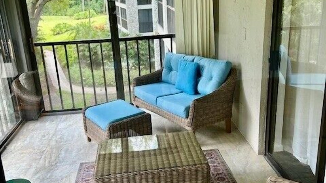 Photo of Livingroom in Pelican Bay