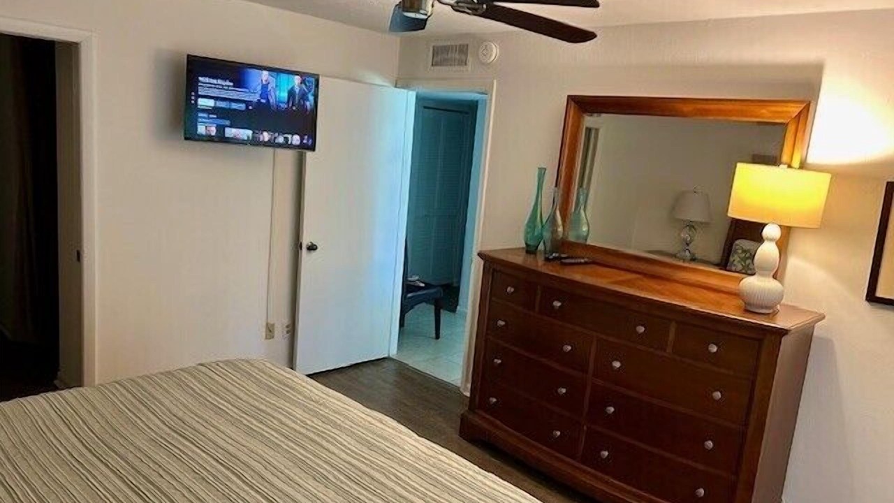Photo of Bedroom in Pelican Bay