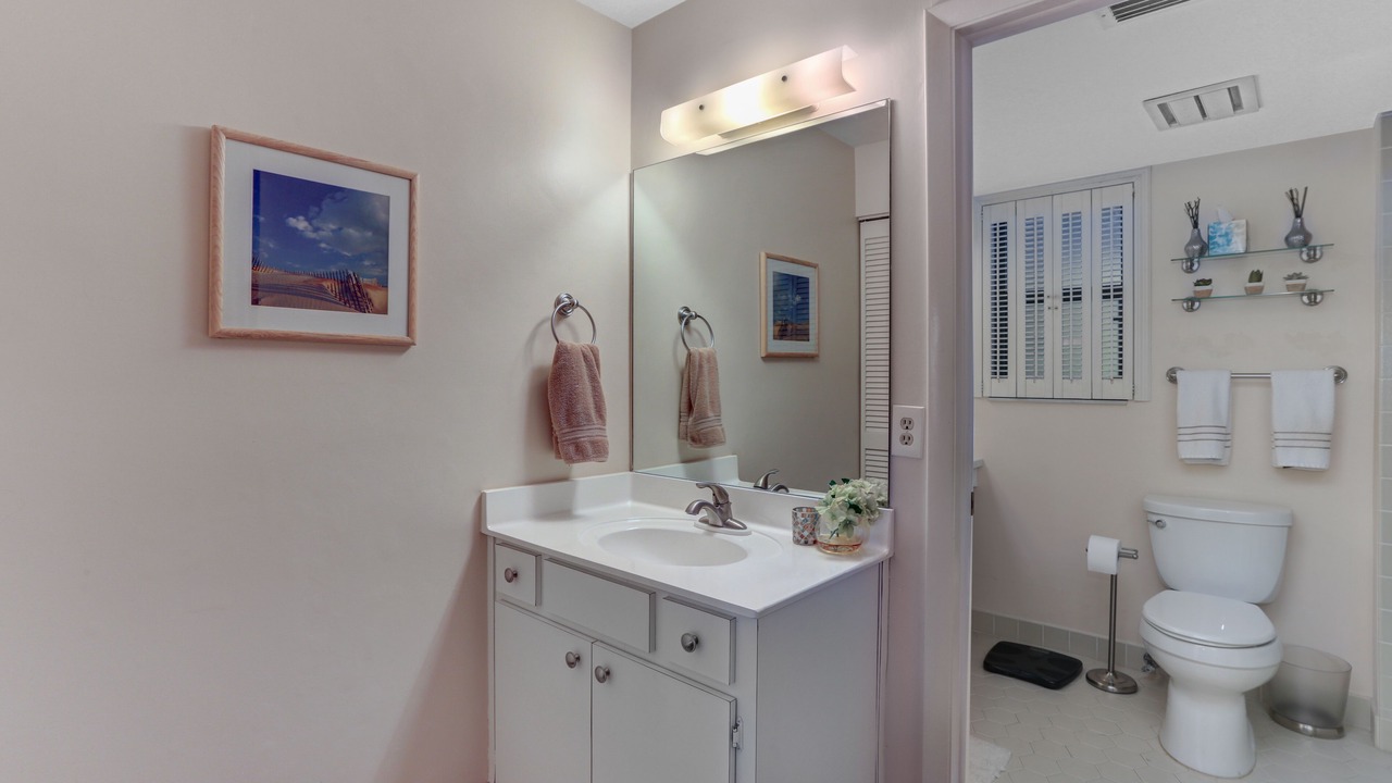 Photo of Bathroom in Pelican Bay