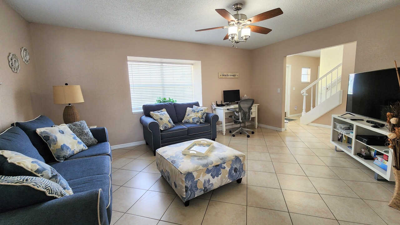 Photo of Livingroom in Bay Crest Park