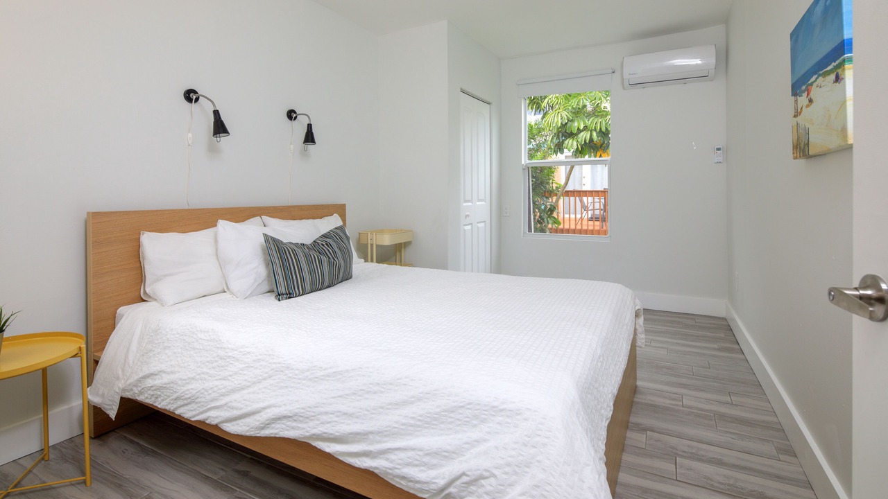 Photo of Bedroom in Harbordale