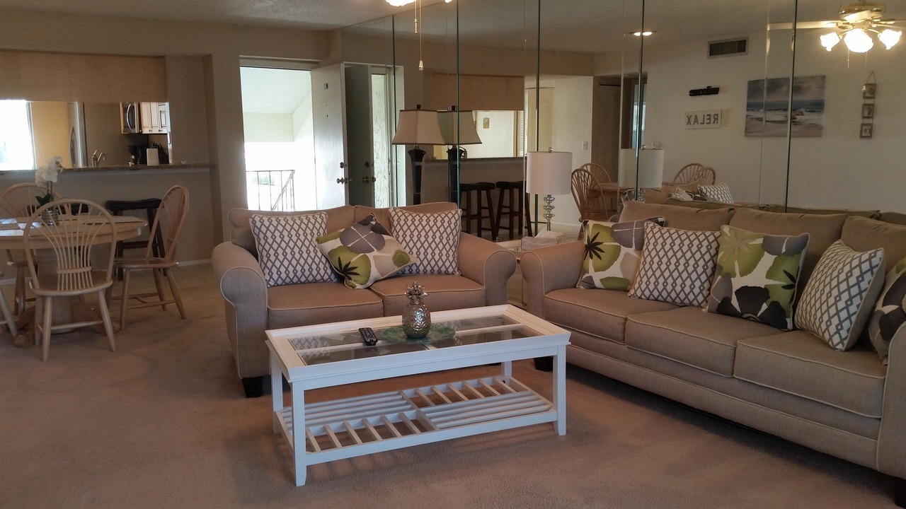 Photo of Livingroom in East Lake Woodlands