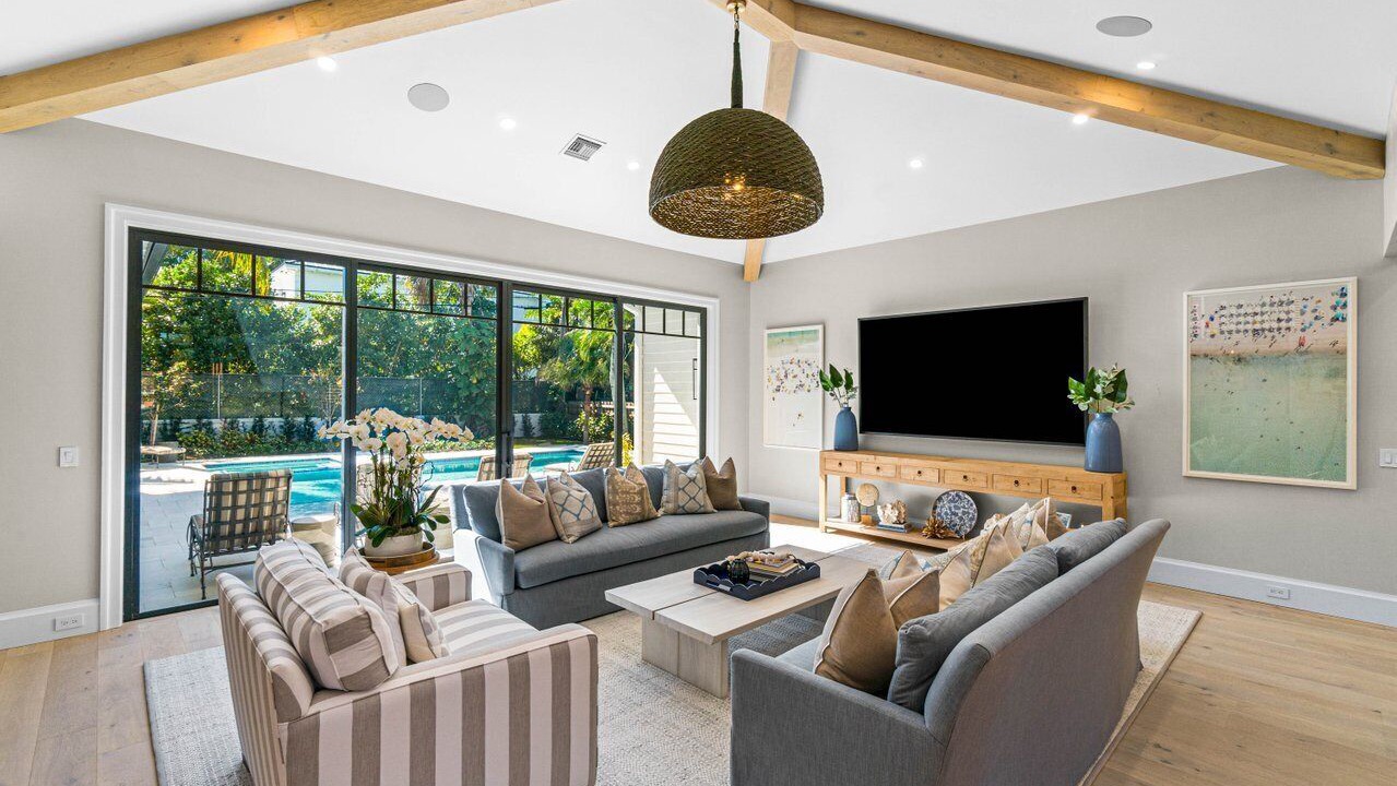Photo of Livingroom in Lake Ida Shores