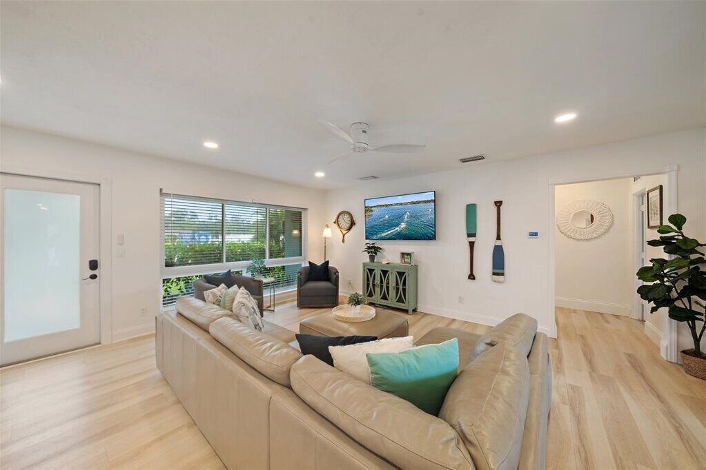Photo of Livingroom in South Gate Ridge