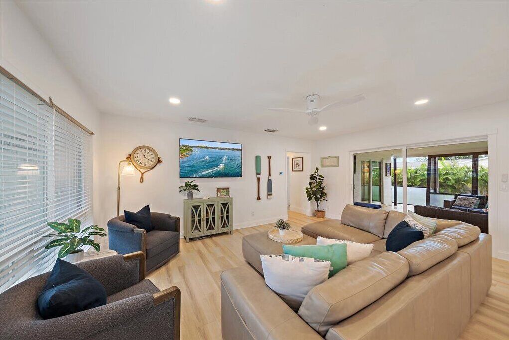 Photo of Livingroom in South Gate Ridge