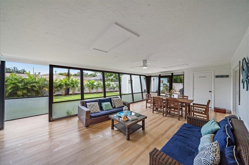 Photo of Livingroom in South Gate Ridge