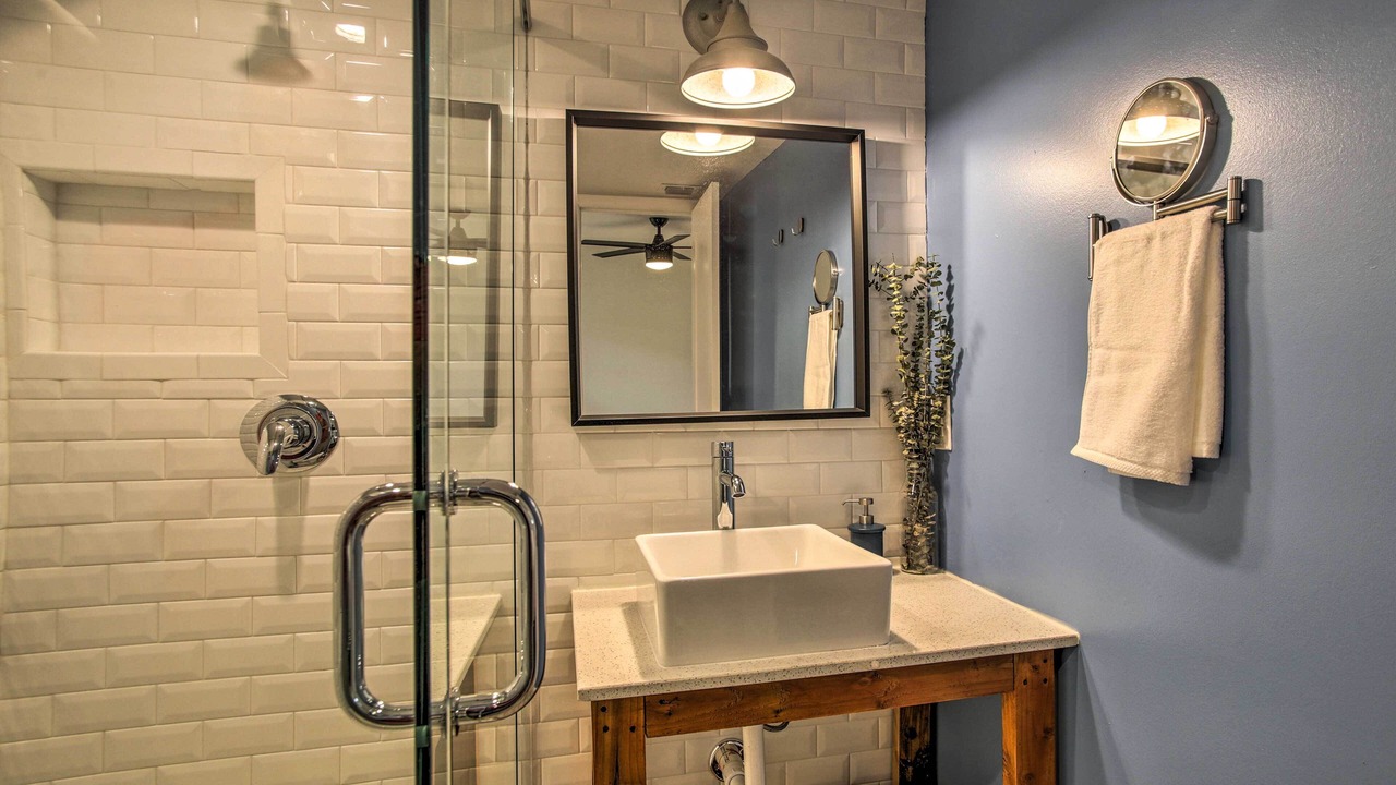 Photo of Bathroom in South Middle River
