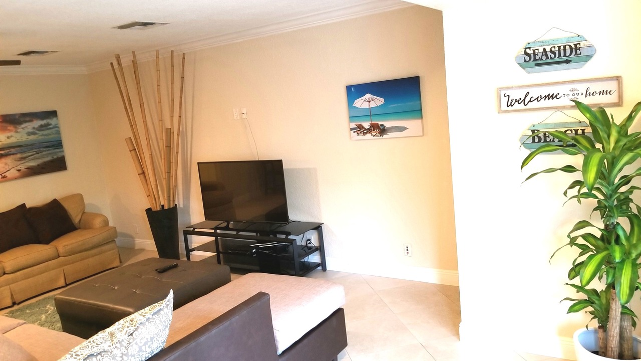 Photo of Livingroom in Lauderdale-by-the-Sea
