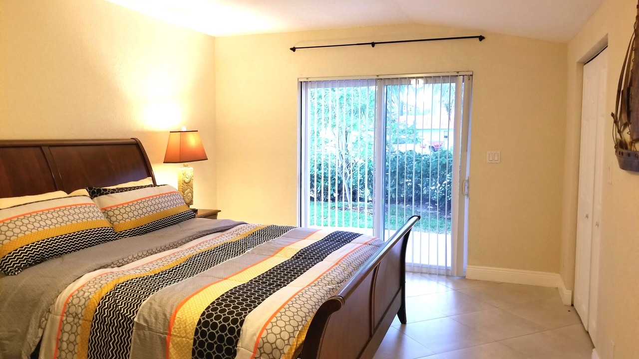 Photo of Bedroom in Lauderdale-by-the-Sea