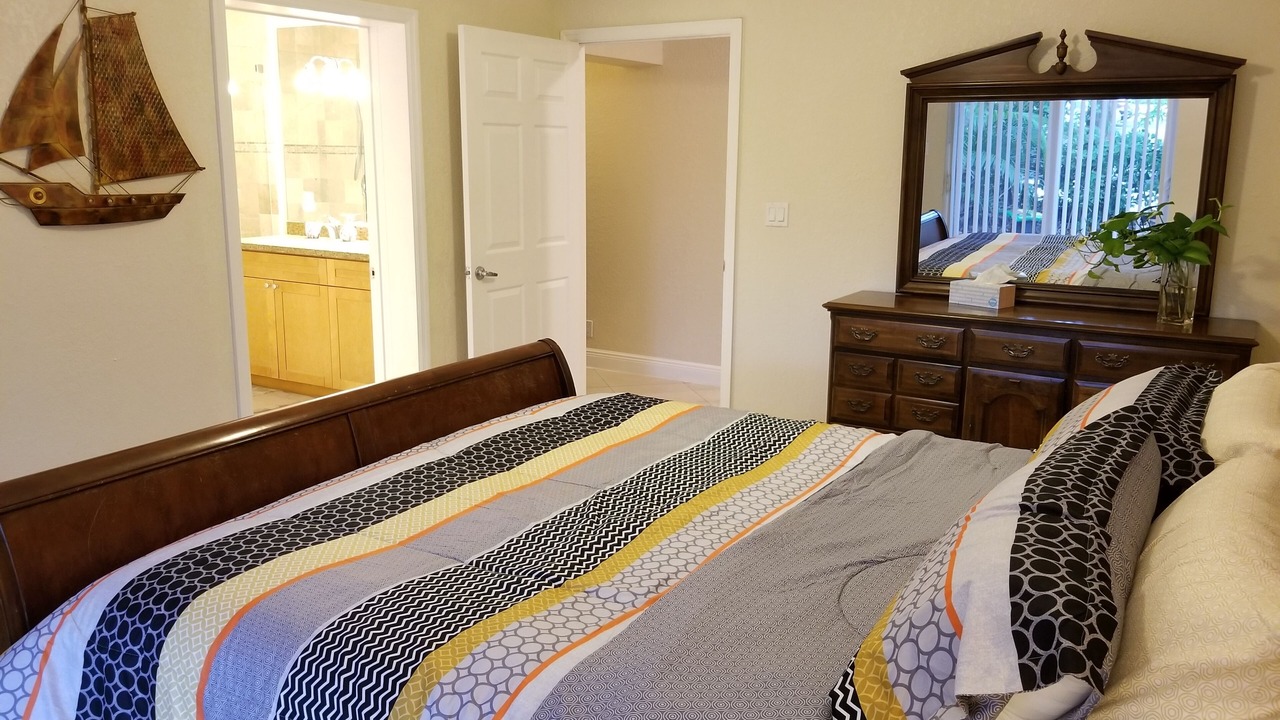 Photo of Bedroom in Lauderdale-by-the-Sea