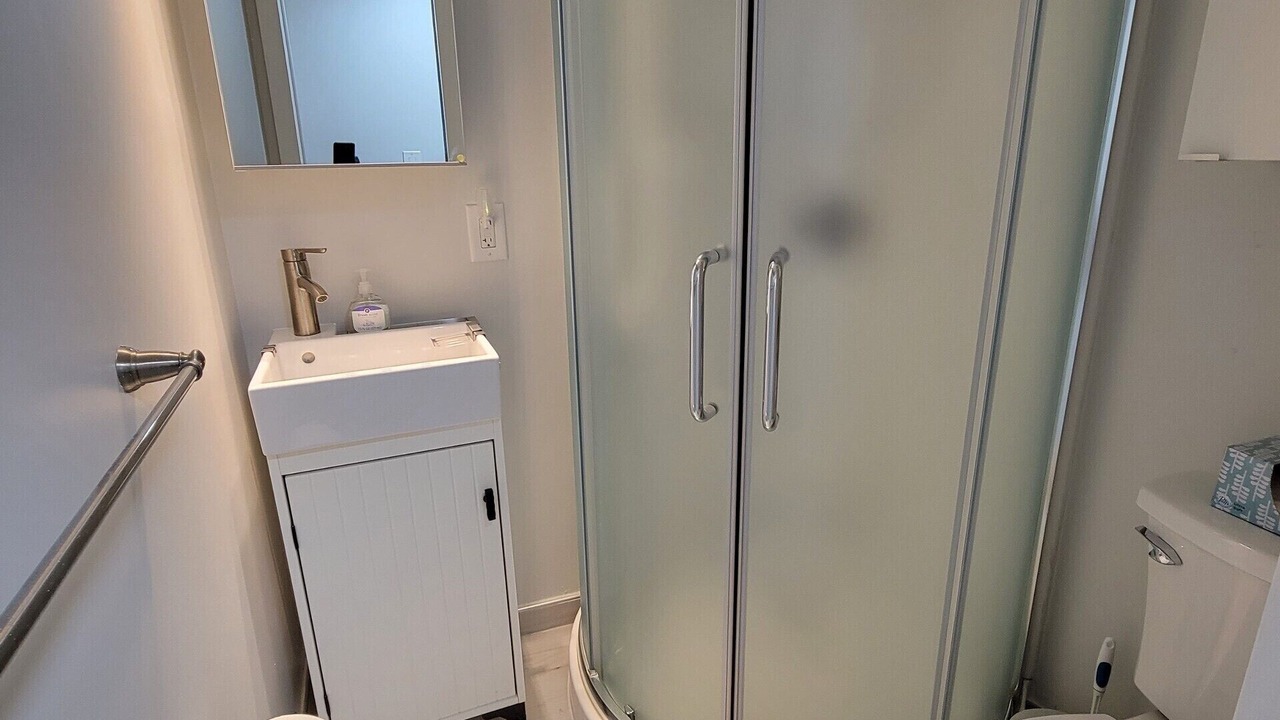 Photo of Bathroom in Harbor Village