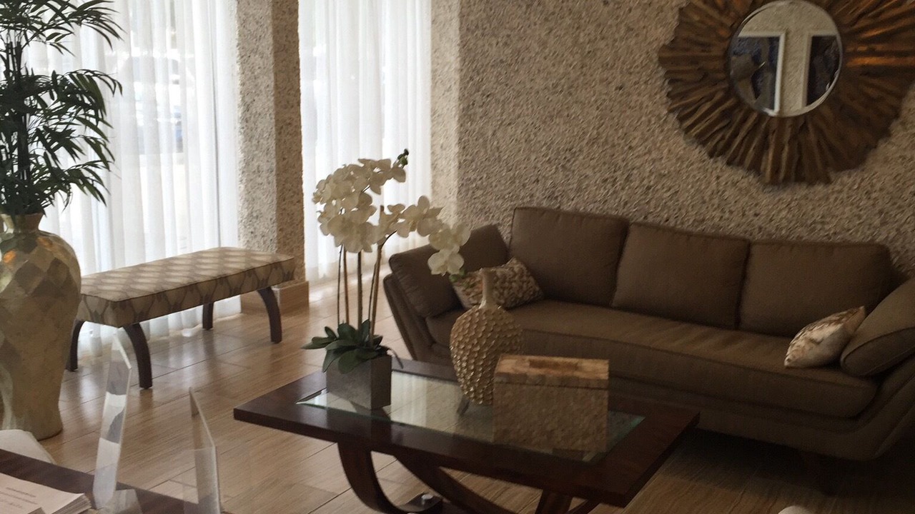 Photo of Livingroom in Island Estate