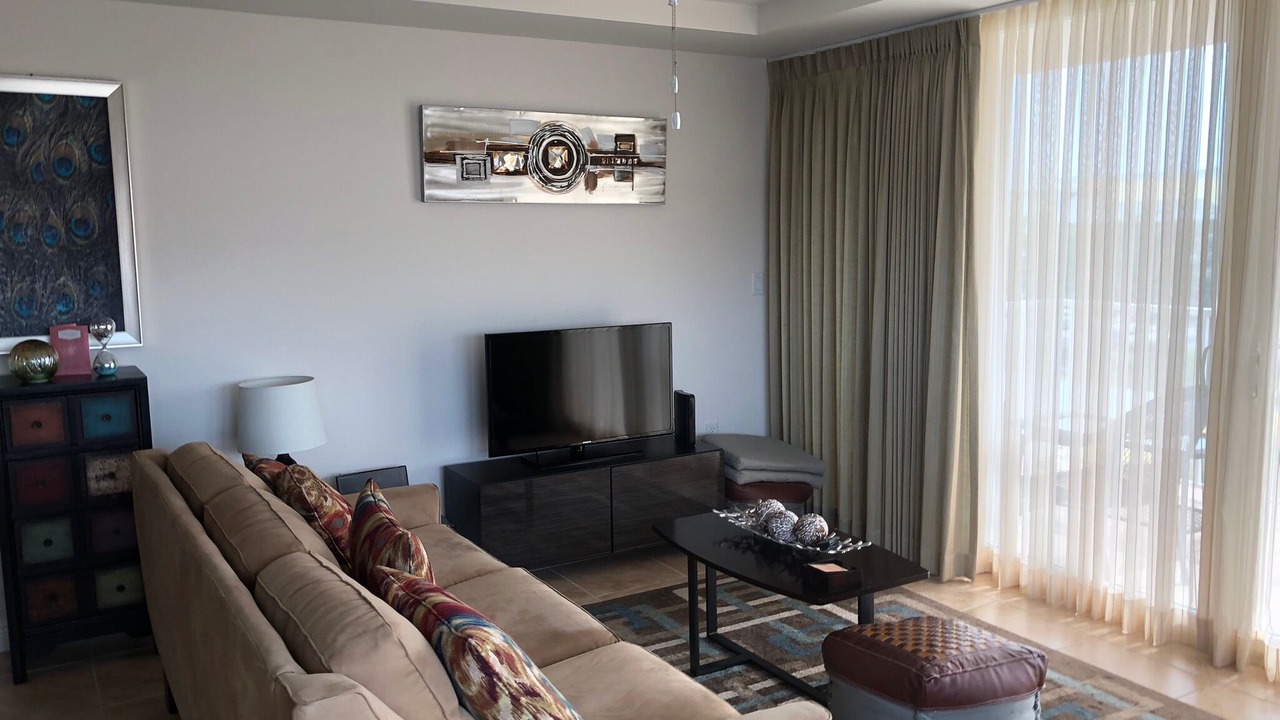 Photo of Livingroom in Island Estate