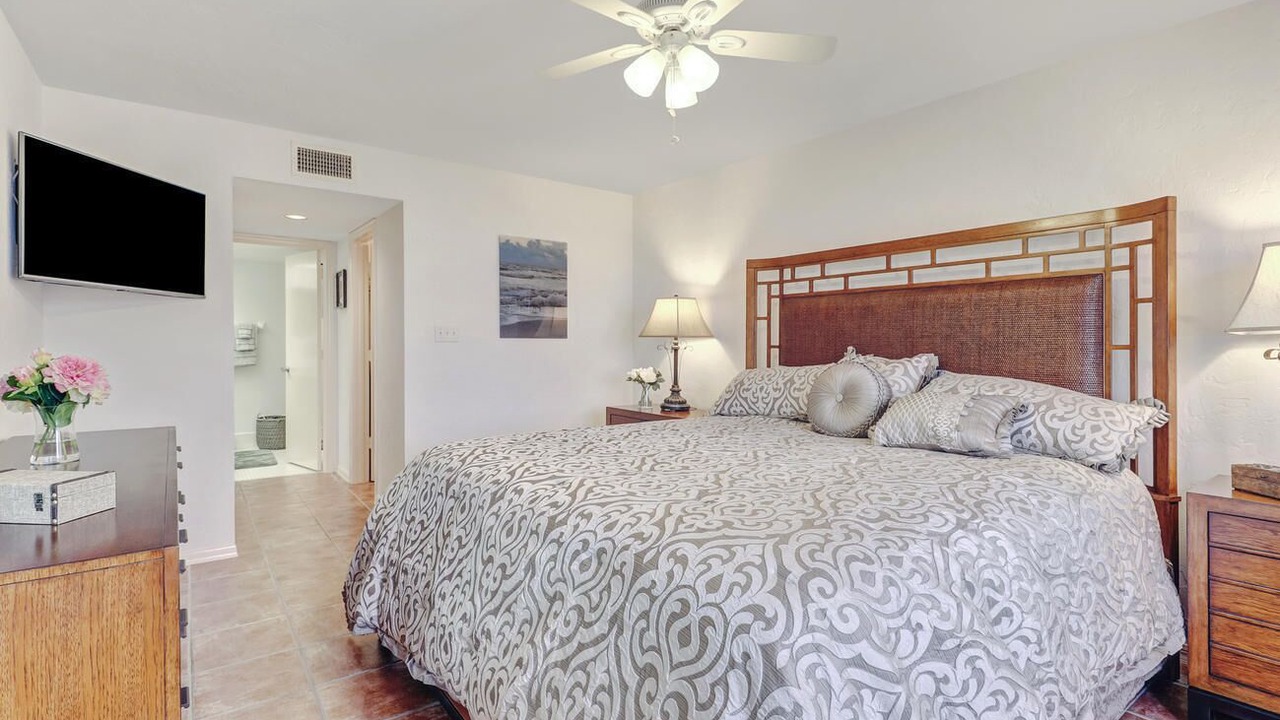 Photo of Bedroom in Vanderbilt Beach