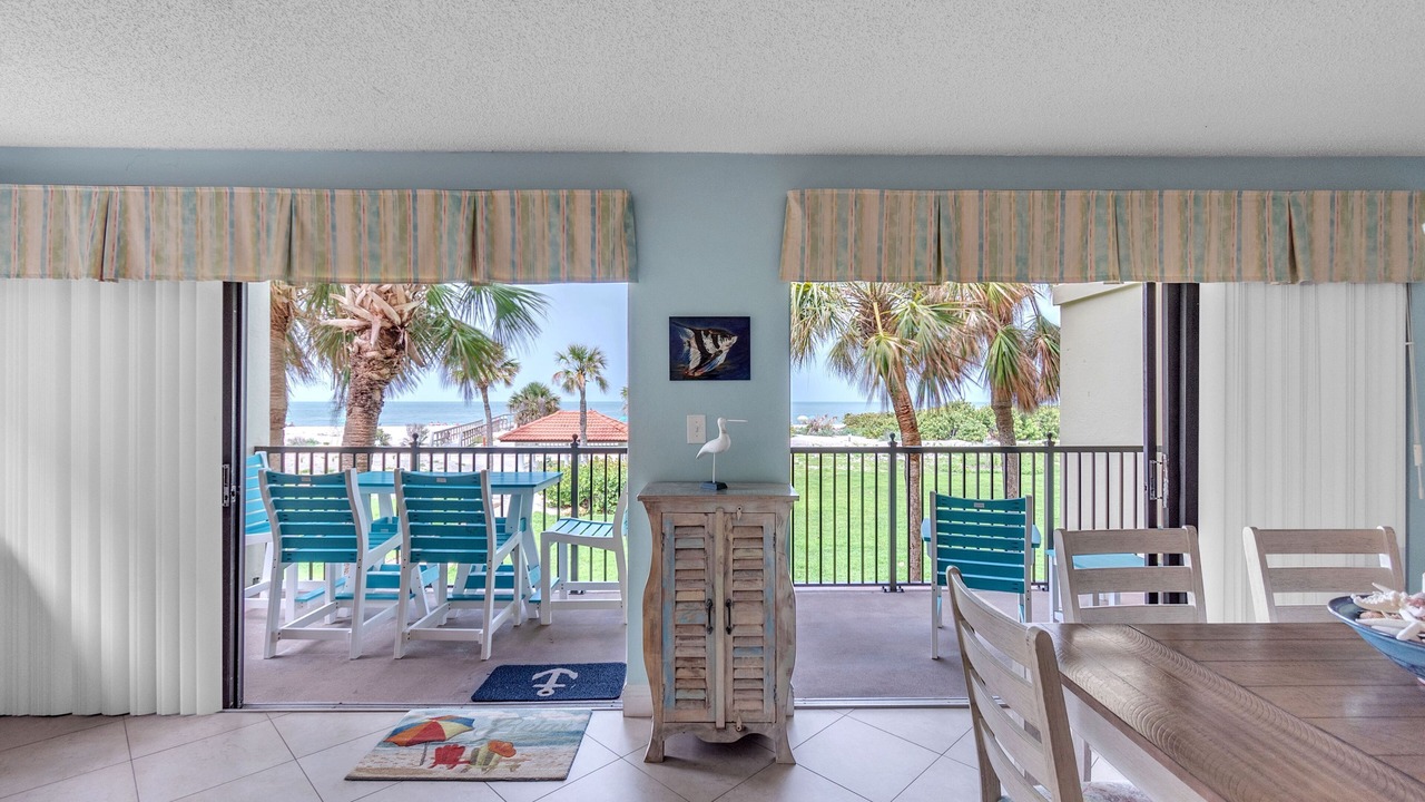 Photo of Patio Balcony in Sunset Beach