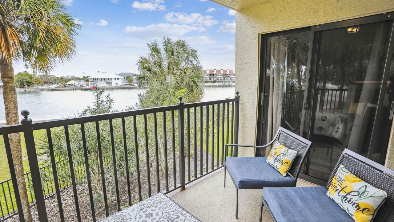 Photo of Patio Balcony in Sunset Beach