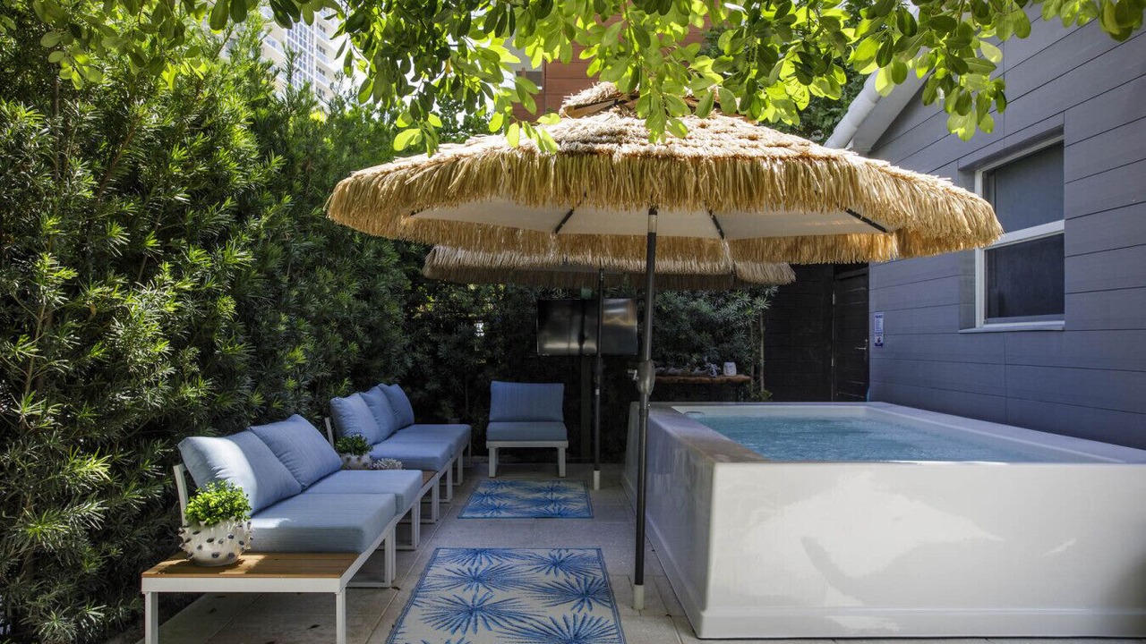 Photo of Patio Balcony in Dania Beach