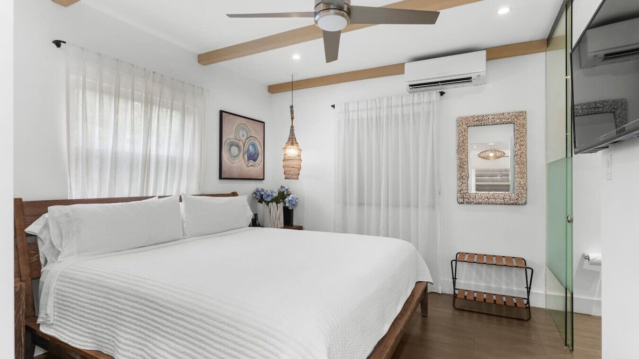 Photo of Bedroom in Dania Beach