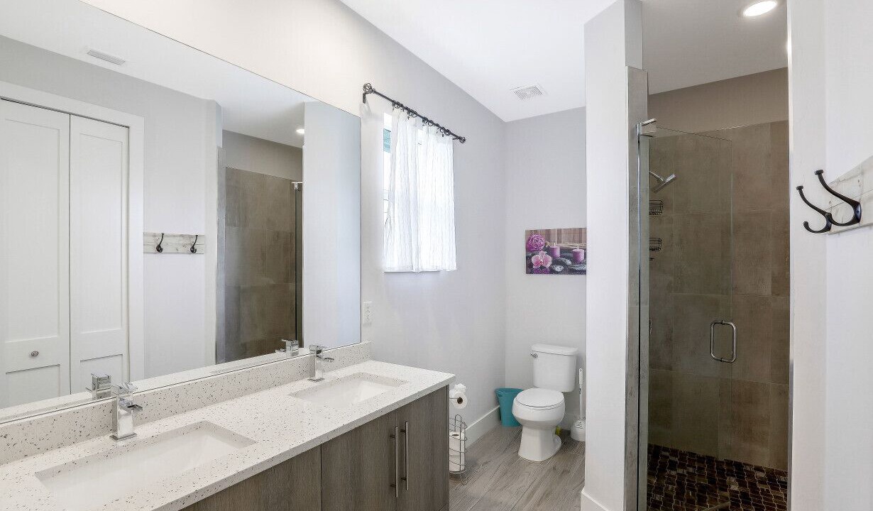 Photo of Bathroom in Isles of Capri