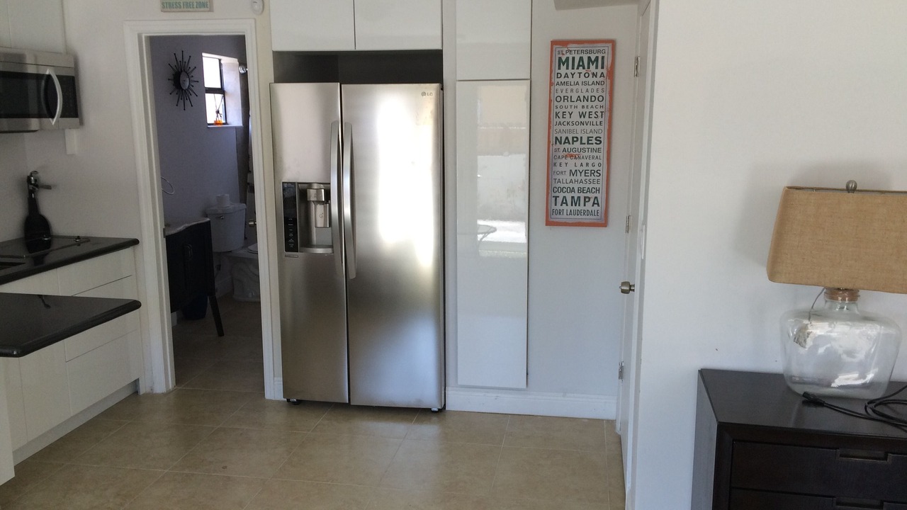 Photo of Kitchen in Central Oakland Park