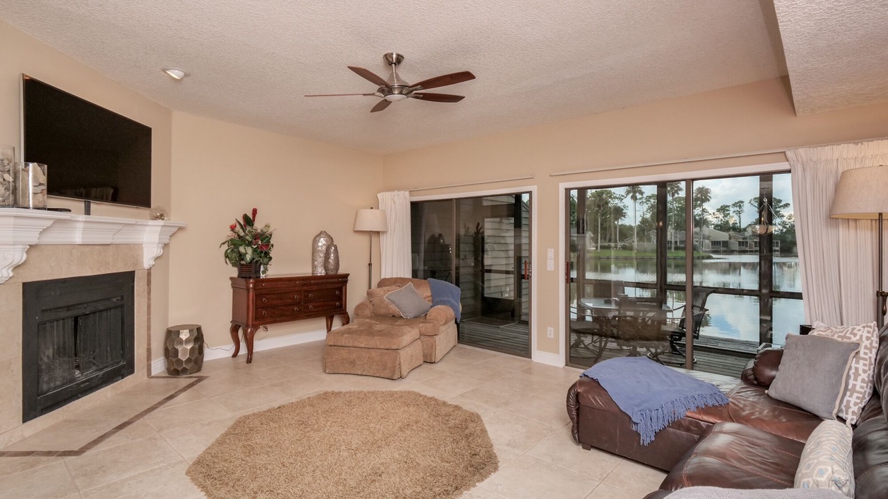 Photo of Livingroom in Sawgrass