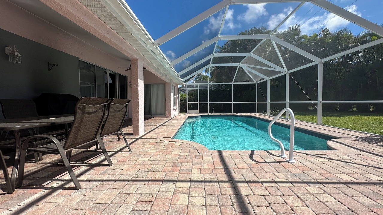 Photo of Outdoor in Crown Pointe