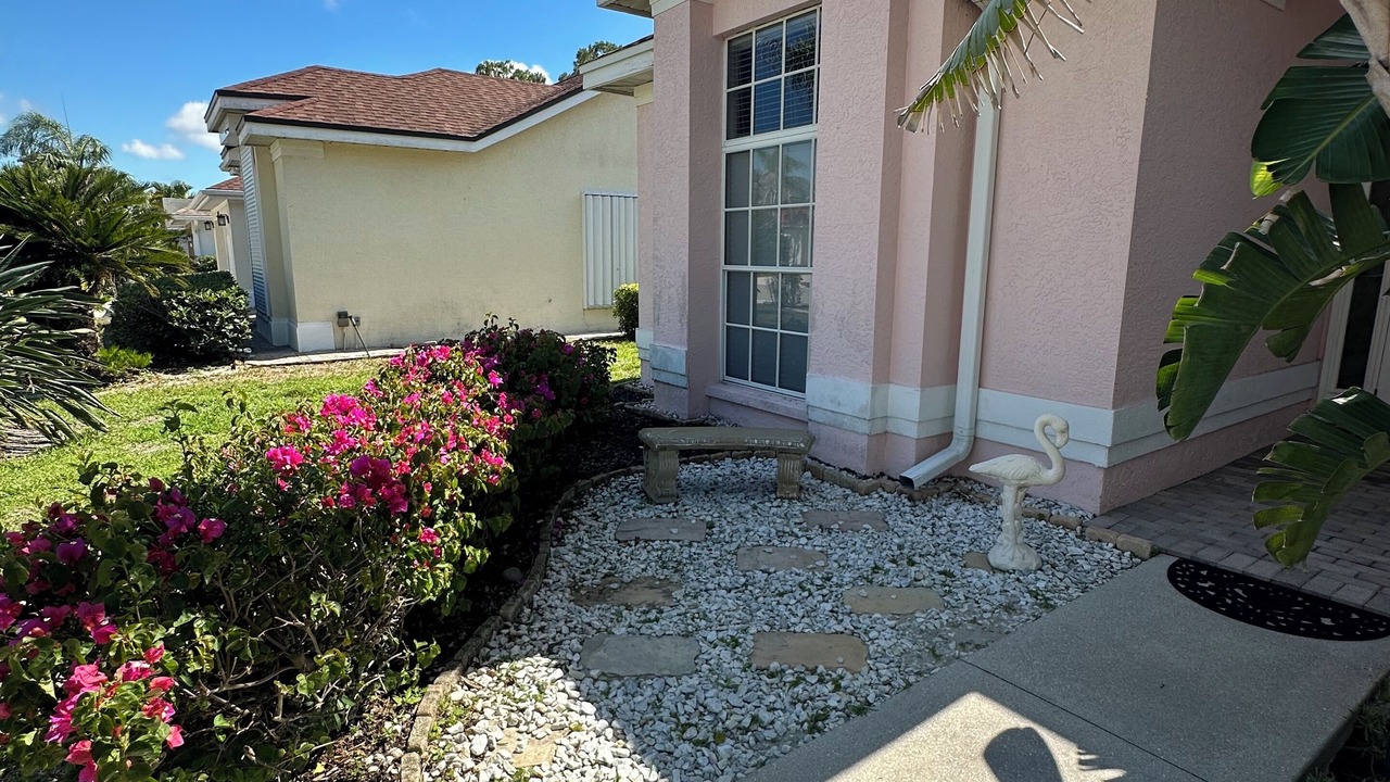 Photo of Outdoor in Crown Pointe