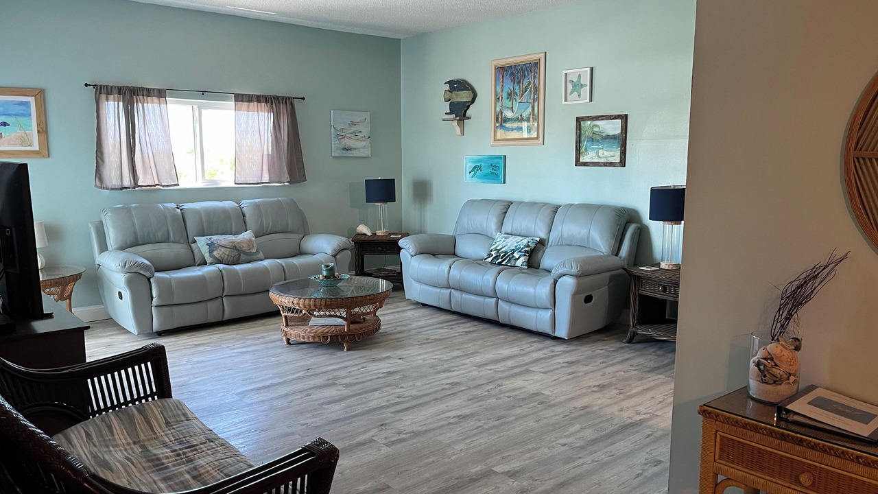 Photo of Livingroom in Redington Shores